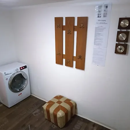 Octopus-2 Monteurwohnung In Zentrum! 2-zkb Im 2og *