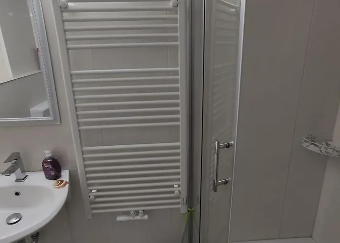 Octopus-2 Monteurwohnung In Zentrum! 2-zkb Im 2og * Hofgeismar